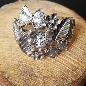 Flower & Butterfly Clasp Bracelet